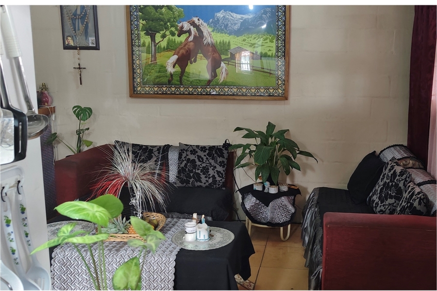 2 Bedroom Property for Sale in Pacaltsdorp Western Cape